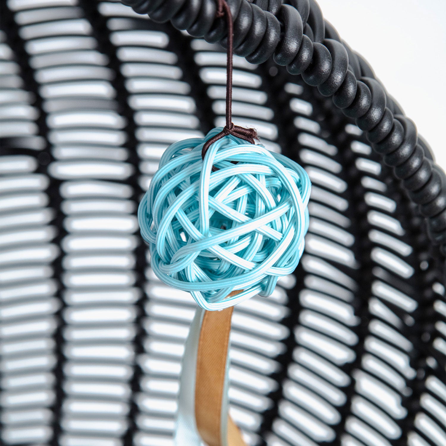 AQPET FRIENDS MORFEO SUSPENDED CAT SCRATCHING POST